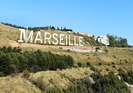 Dans les coulisses des lettres géantes "Marseille" façon Hollywood ! | Made  in Marseille