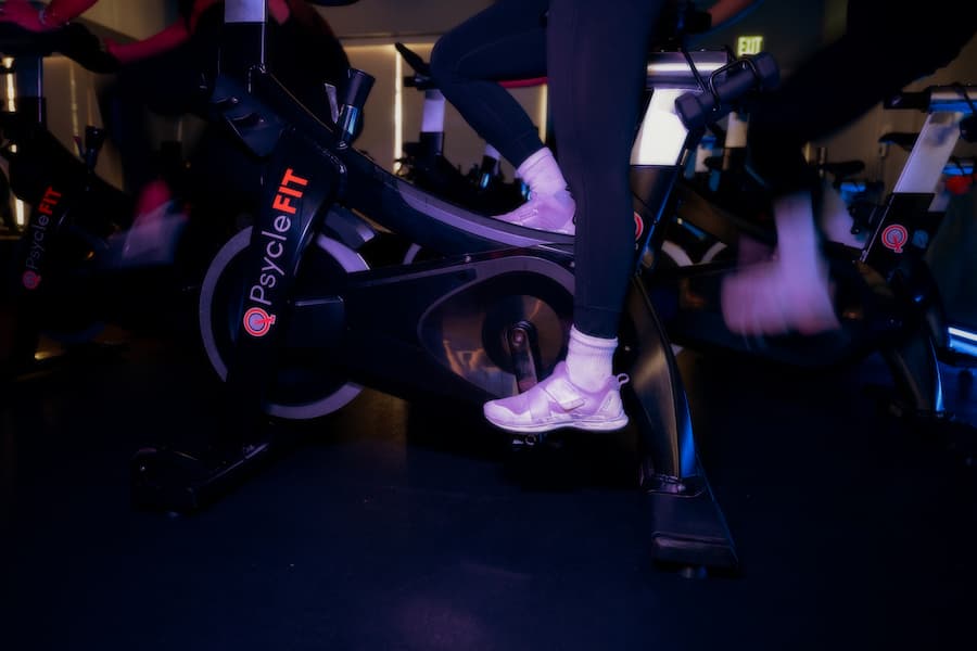 image of meeting with financial advisors