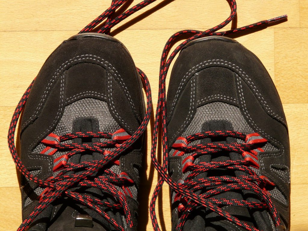 Synthetic-hiking-boots-with-long-laces-1024x768.jpg