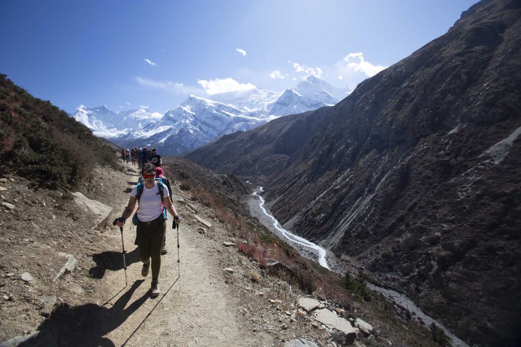 Annapurna-Circuit-trekkers-1024x682.jpg