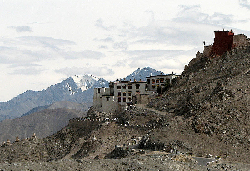 800px-Shey_Gompa.jpg