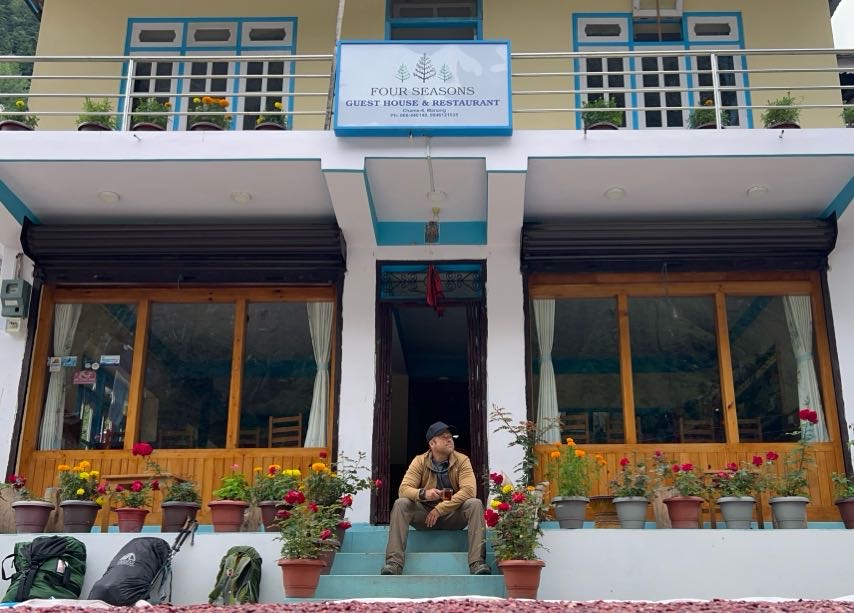 Hala Macknight. Annapurna Circuit teahouse