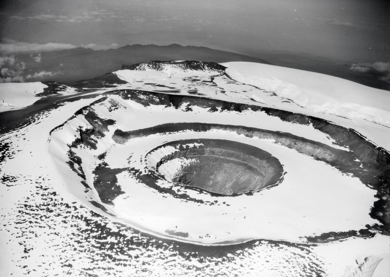 Kilimanjaro 1930 photo by Swiss aviation pioneer Walter Mittelholzer