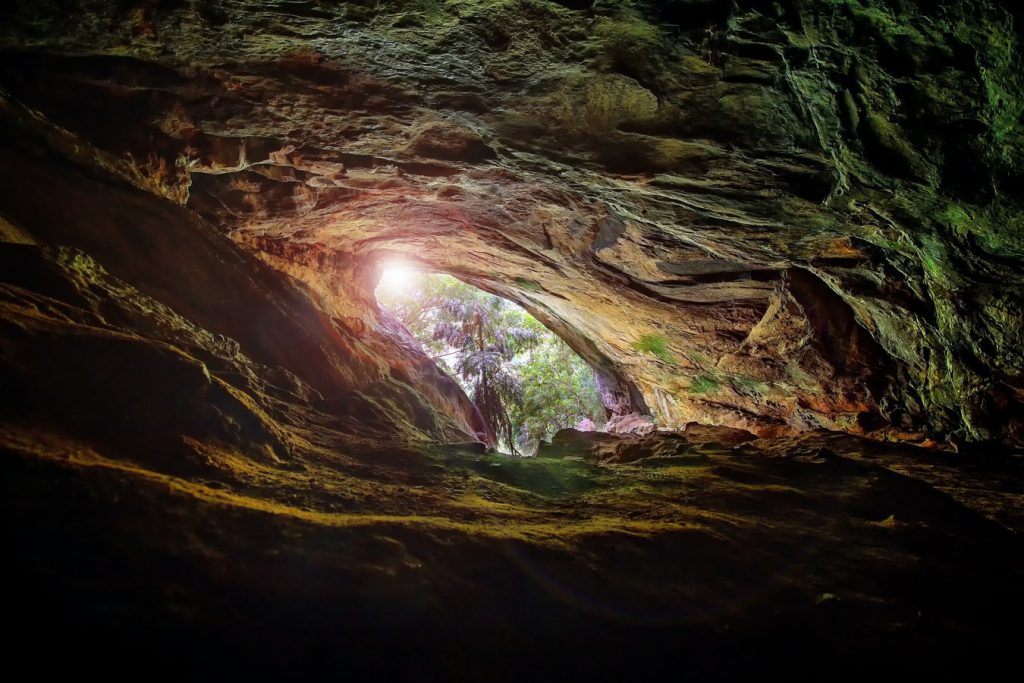 Ravana-cave-Ella-Sri-Lanka-1024x683.jpeg