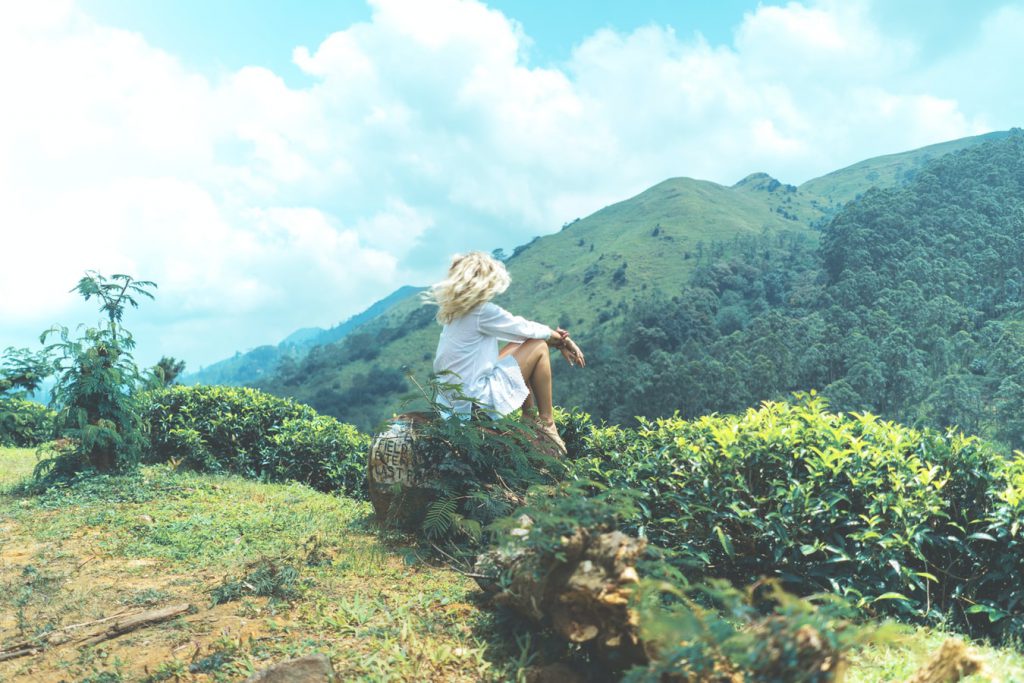 Sri-Lanka-woman-and-view-1024x683.jpeg