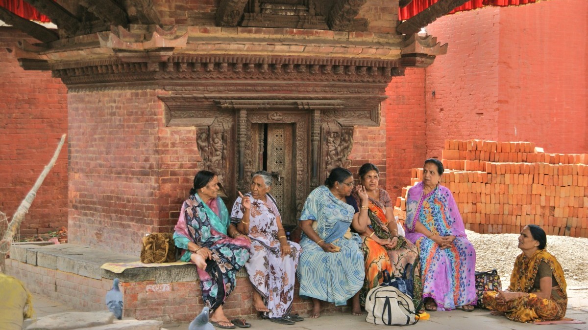 nepal kathmandu women shrine-666313.jpg!d