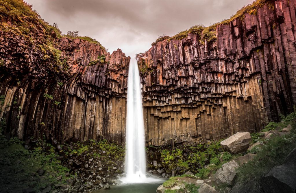 Svartifoss-Waterfall-Vatnajökull-National-Park-SE-Iceland