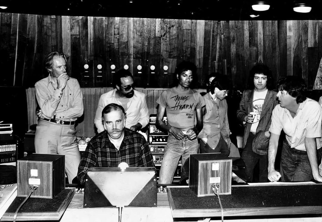 George Martin, Quincy Jones, Bruce Swedien, Michael Jackson, Jeff Porcaro, Steve Lukather and Paul McCartney at Westlake Audio in Hollywood, CA, 1982 during the recording sessions of 'The Girl Is Mine' from 'Thriller'