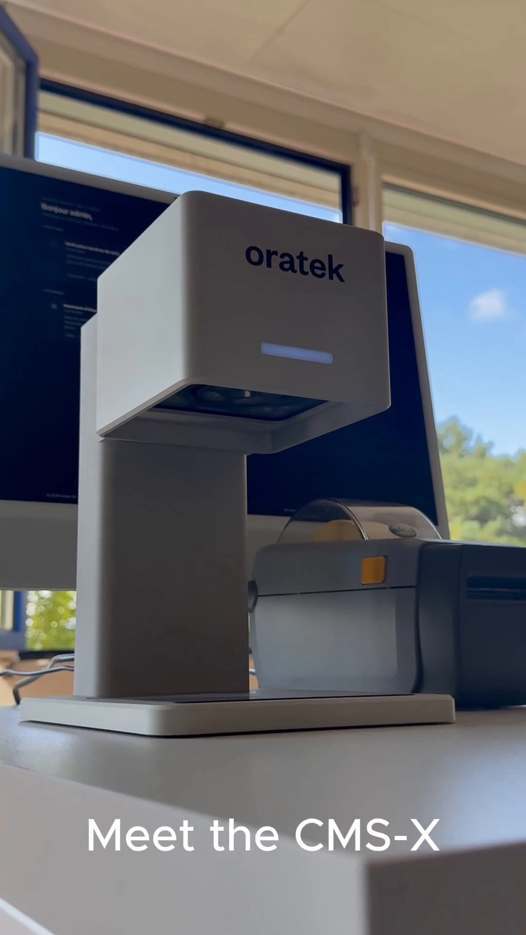 CMS-X quality control demo video – the CMS-X station on a workbench in front of a monitor