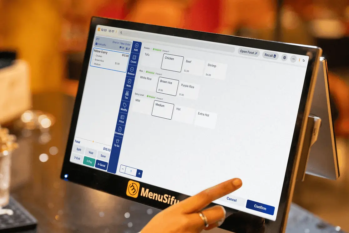 A bowl of Thai shrimp curry served fresh, reflecting the efficiency and speed of using a Thai restaurant POS system for service.