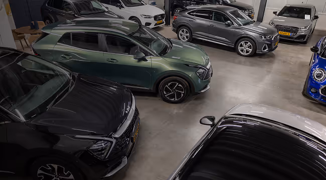 De showroom op 1km van Sumar af