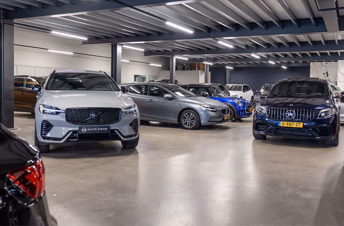 De showroom van Auto Wens