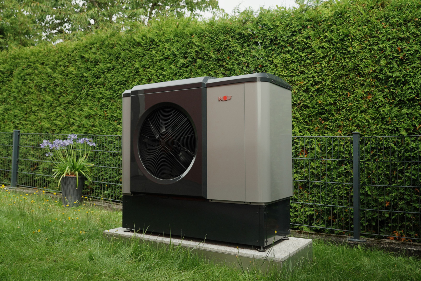 Two Nimbus Library founders in a minimalist office, showcasing the professional and versatile use of the library.