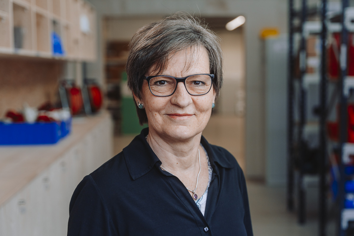 Erika Wenger-Stoll, Geschäftsleitung und Administration