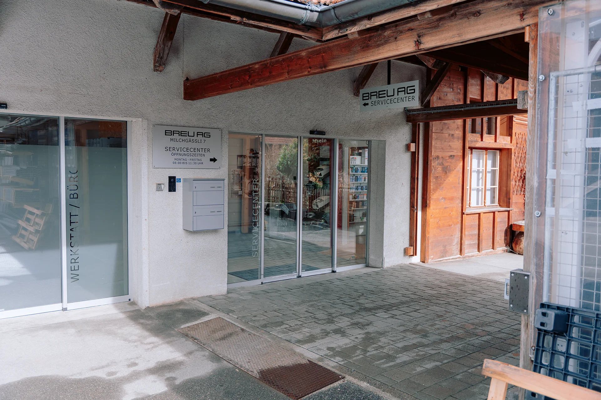 Eingang zum Servicecenter der Breu AG in Schwarzenburg
