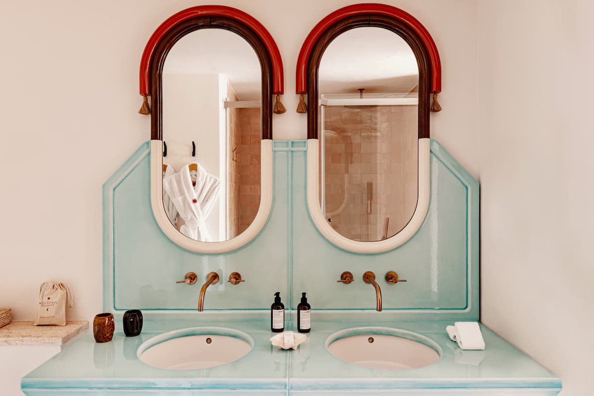 5 star bathroom at Montesol Experimental