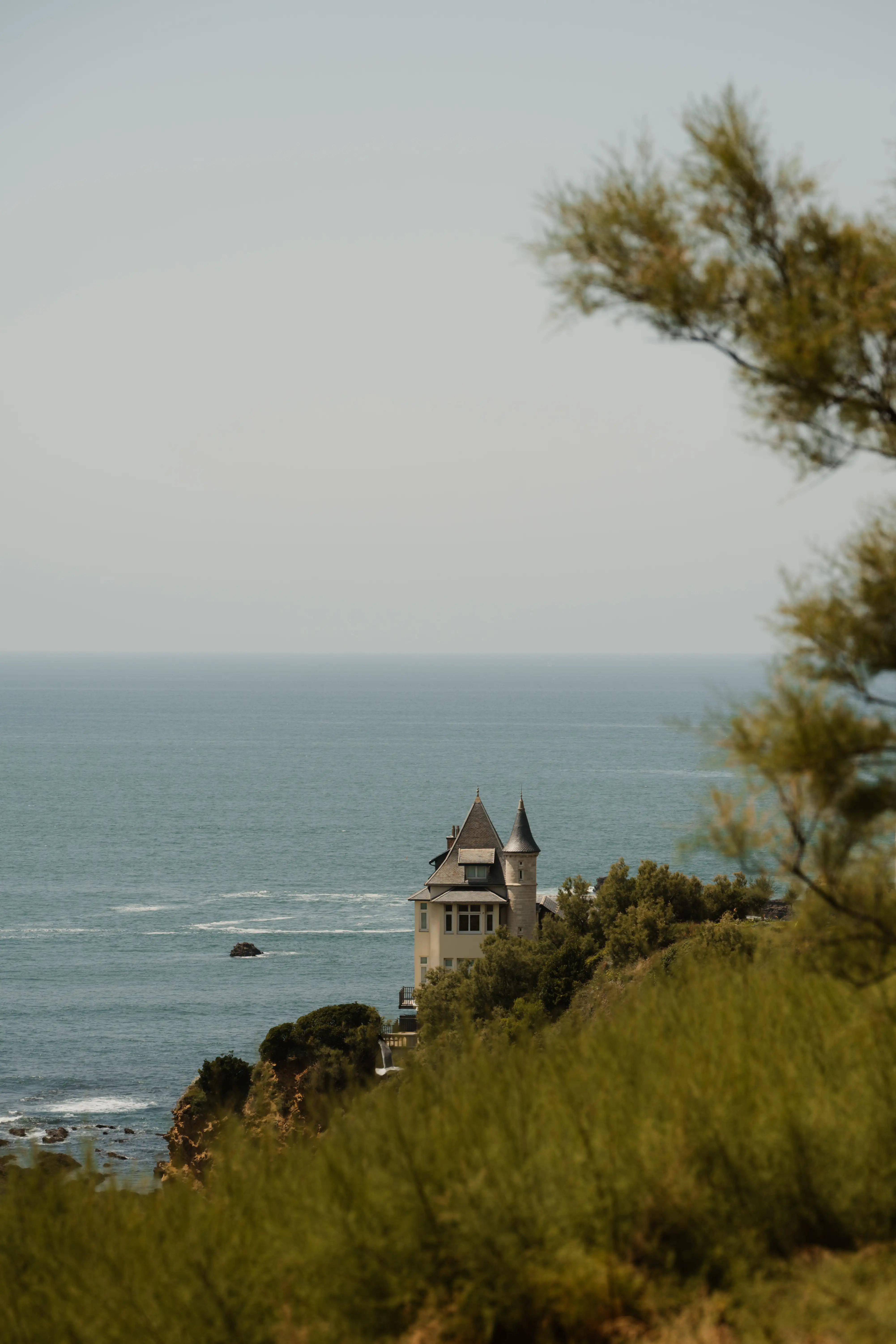 vue océan phare biarritz