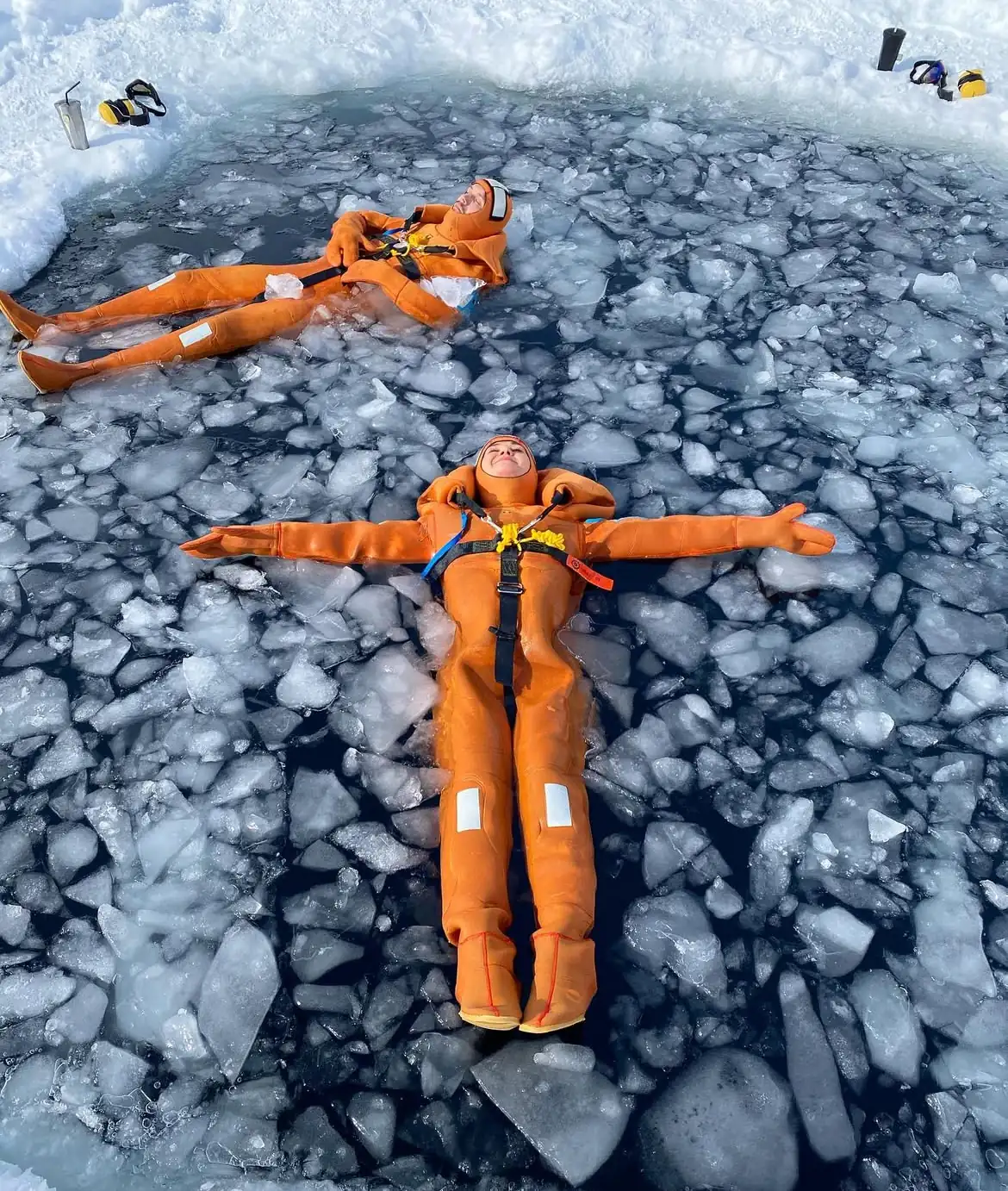 Ice floating men Val d'isère