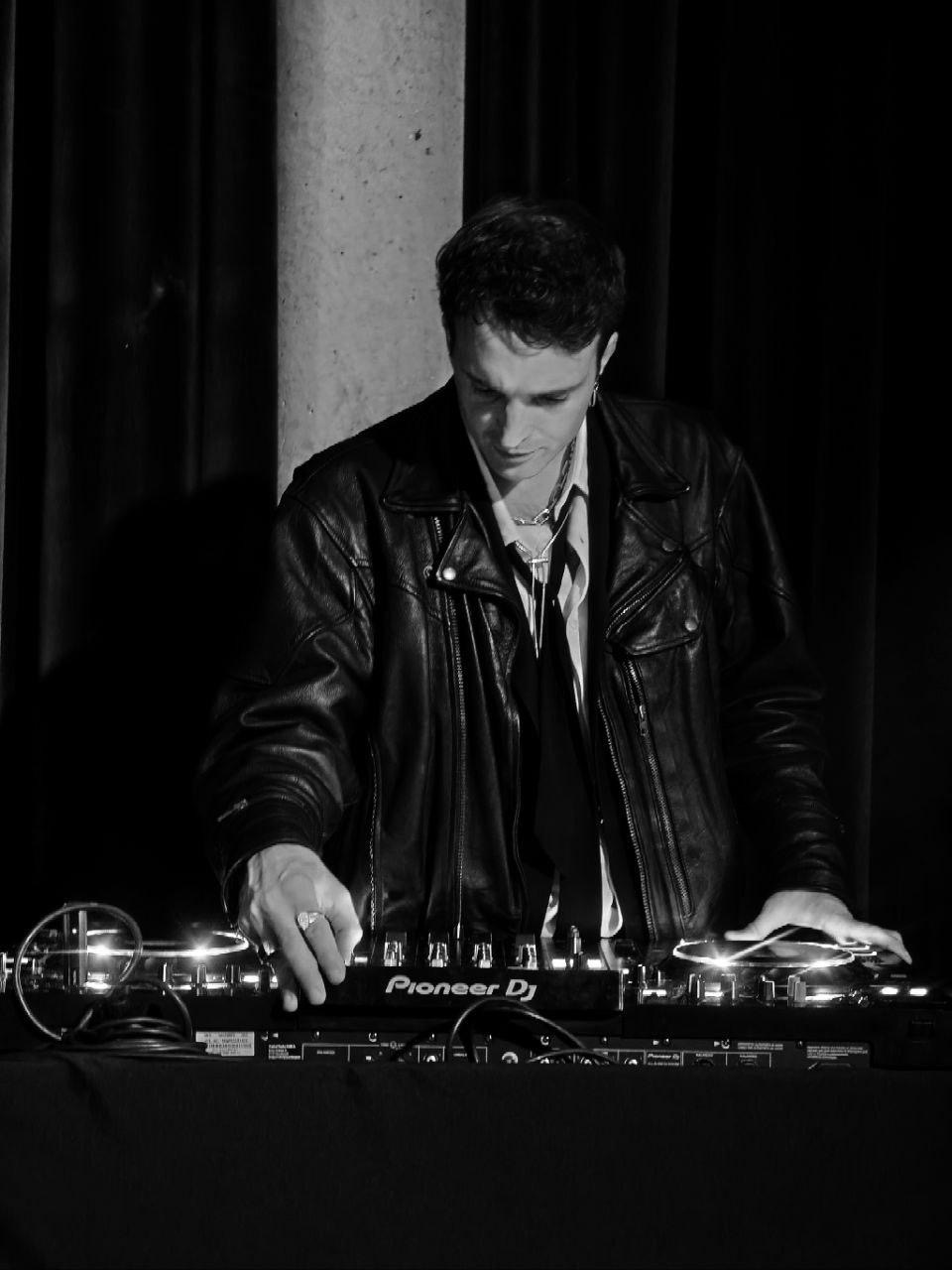 DJ homme.