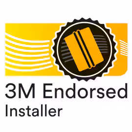 Logo mit Text "3M Endorsed Installer" und einem stilisierten 3M-Sicherheitsgurt auf gelbem Hintergrund.