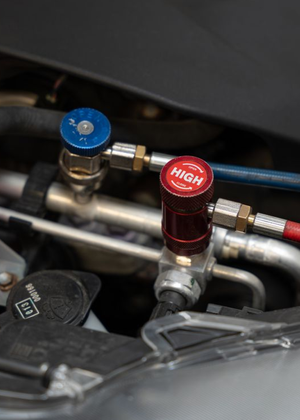 Air Conditioning Gas & Cabin Filter Service