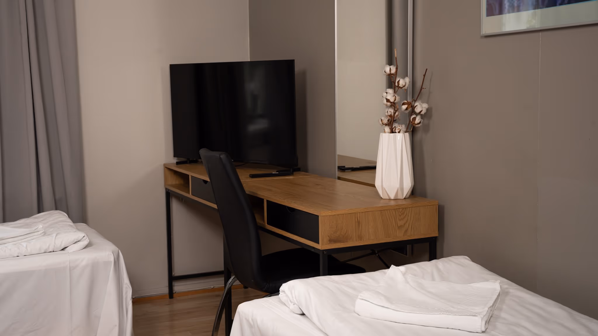 [background image] image of cooking class setting (for a grocery store)