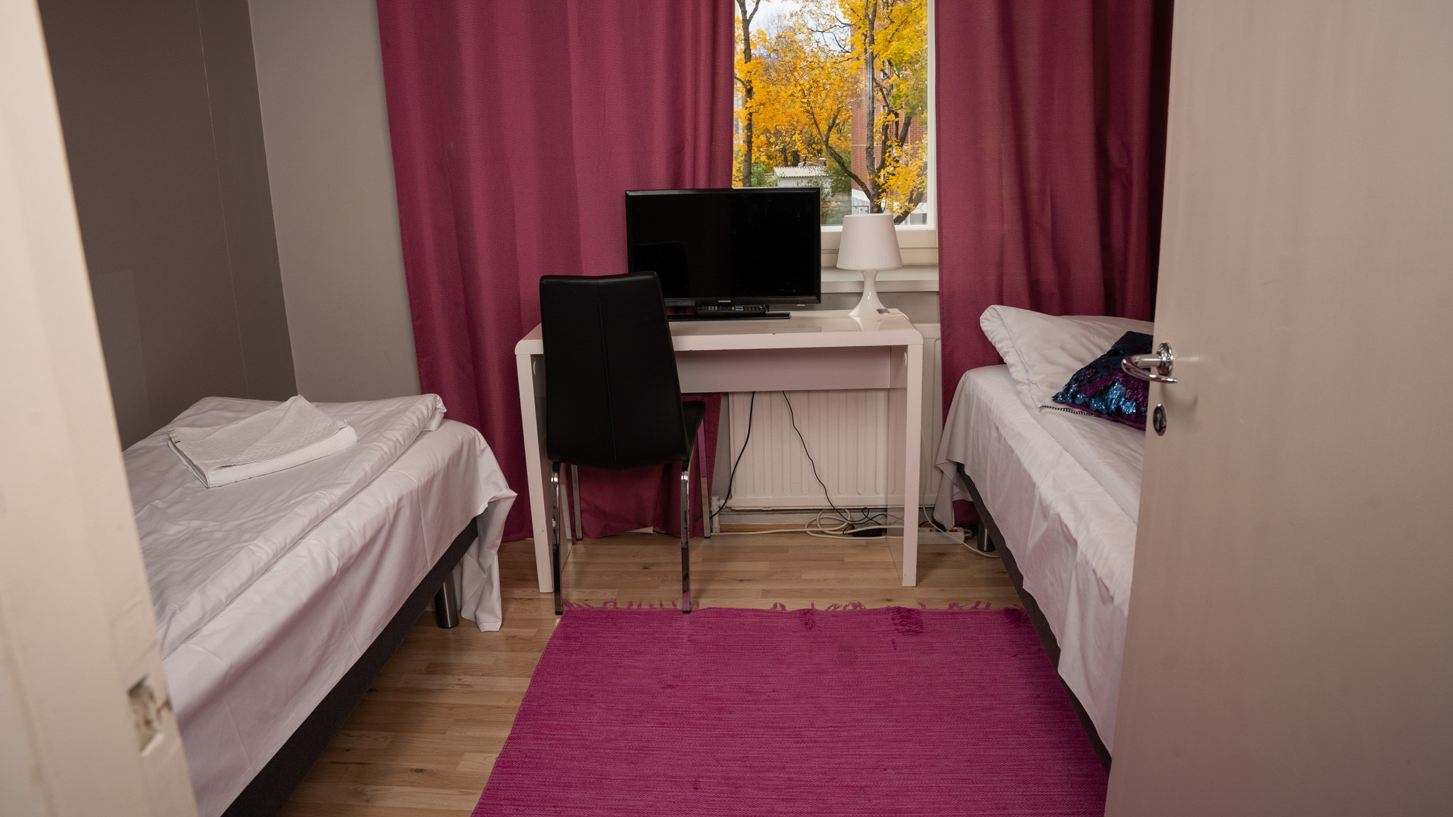 image of inviting bedroom for a bed & breakfast