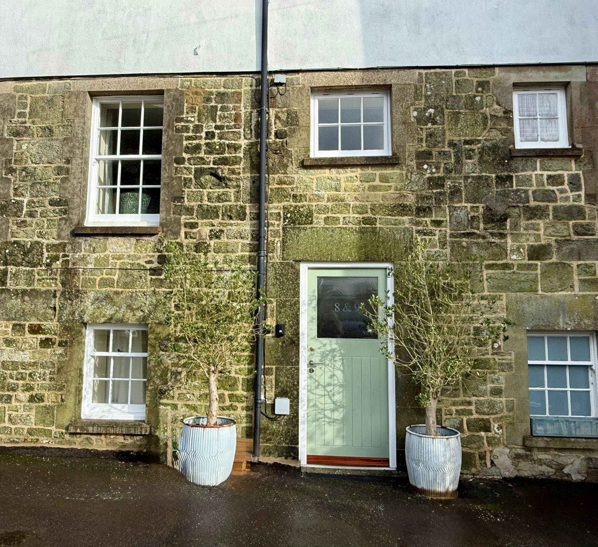 Italian cottage between the vineyards