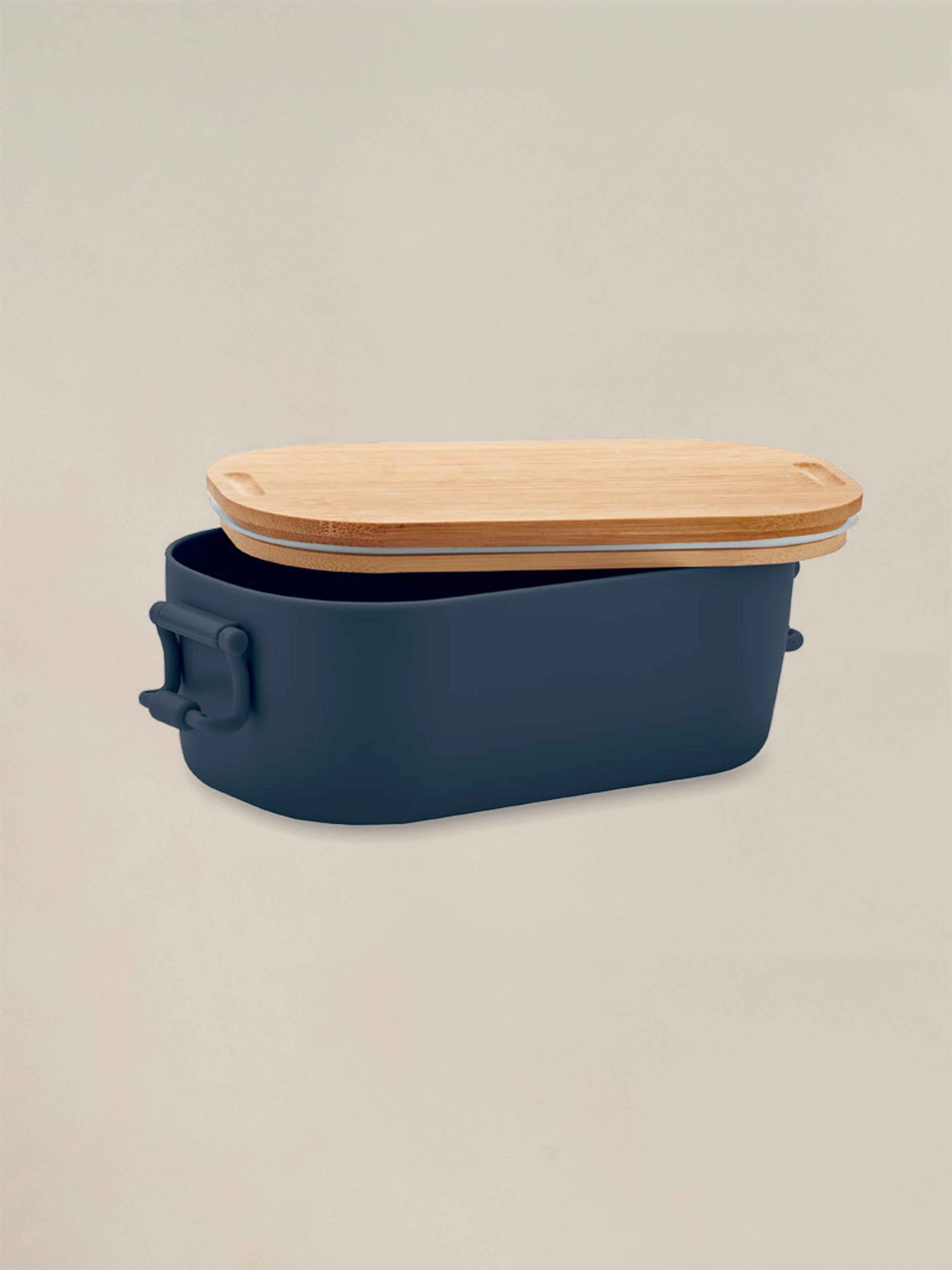 Compact and practical, this airtight lunch box keeps your meals fresh and secure, wherever the day takes you.