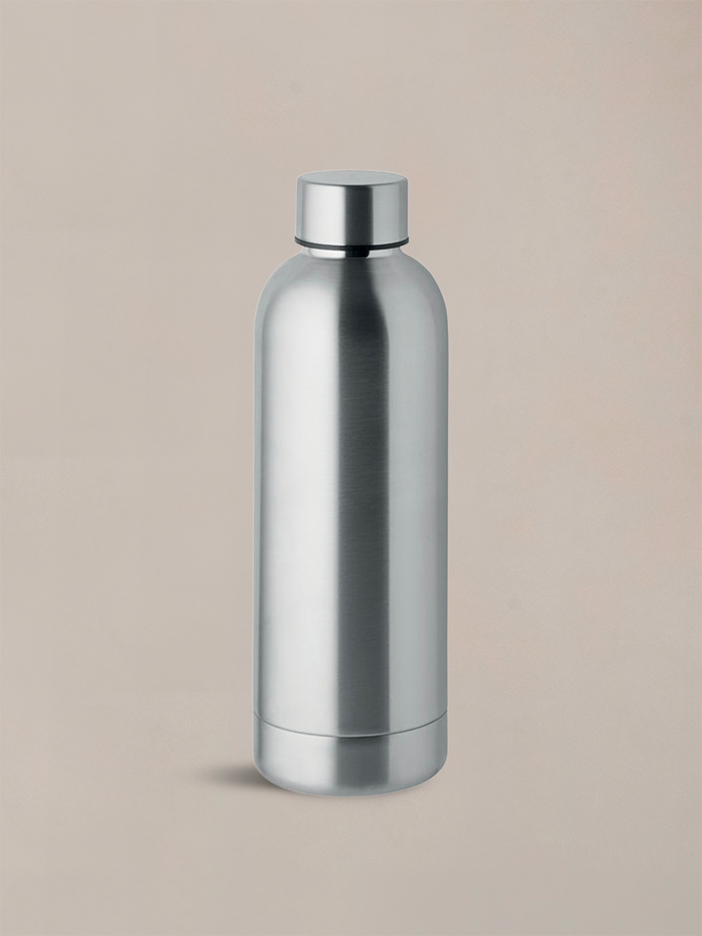 With clean lines and a seamless, uniform design, this stainless-steel bottle delivers both simplicity and performance.