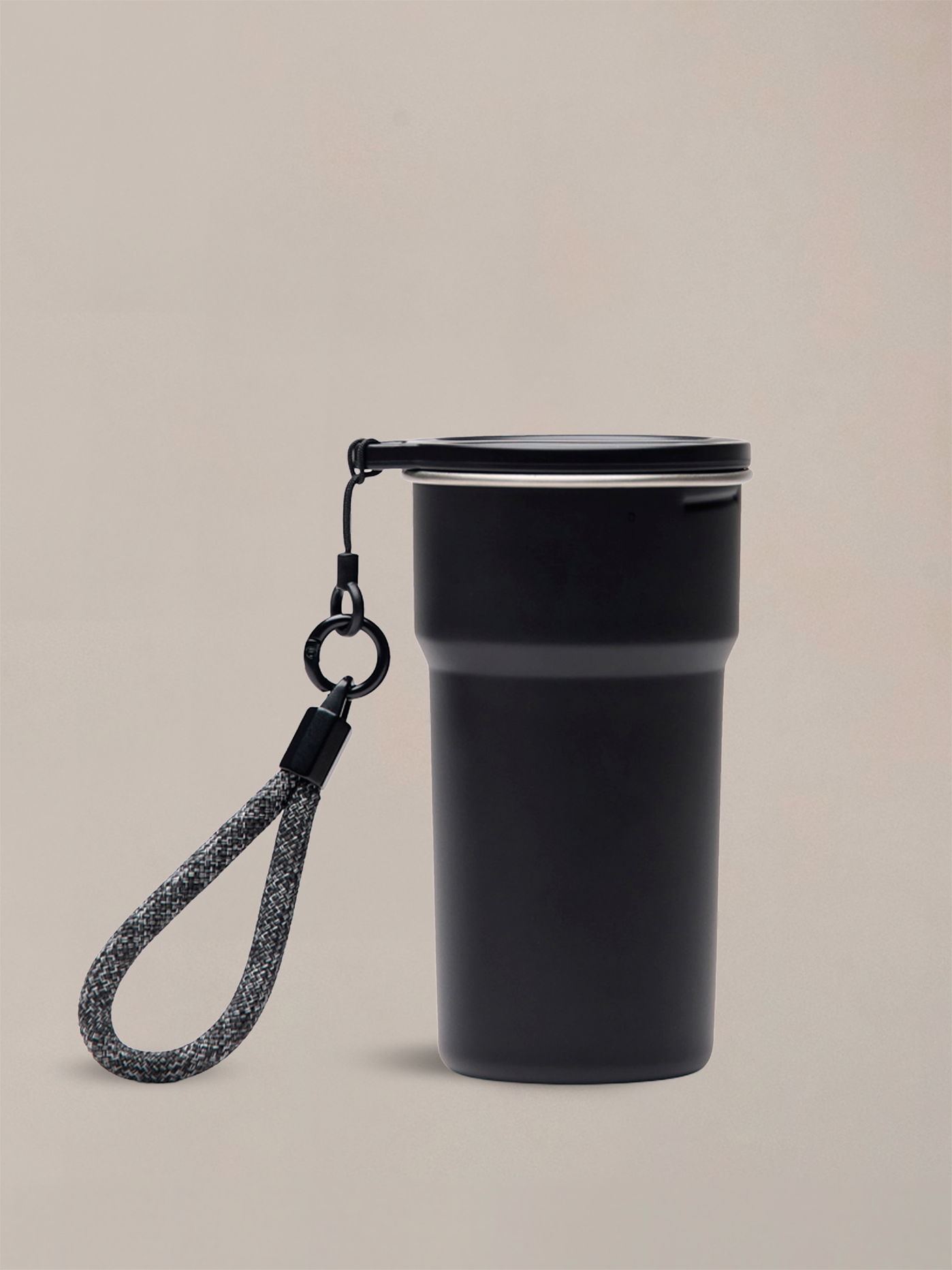 A compact cup set designed for shared moments, making it easy to enjoy drinks together wherever you go.