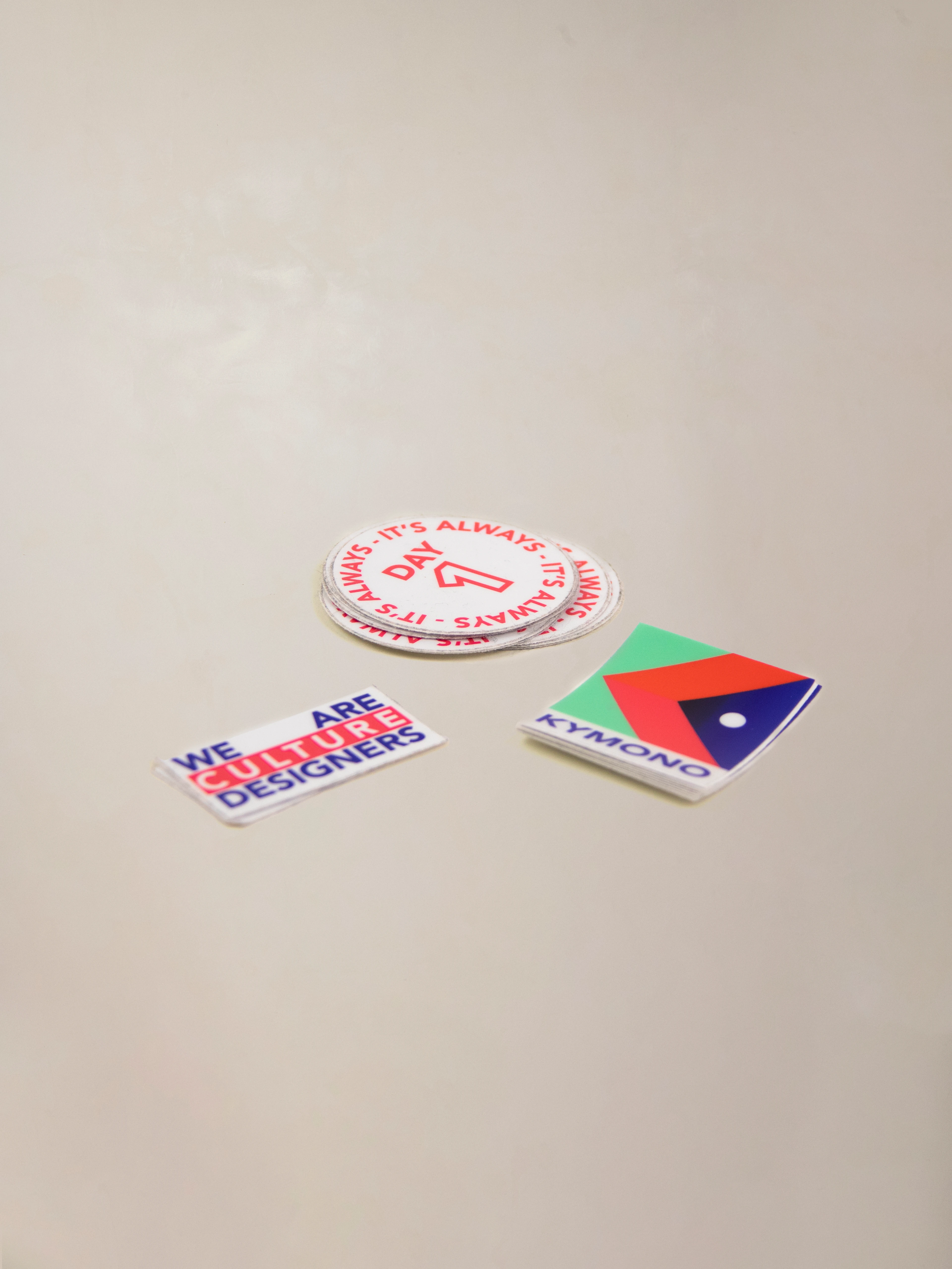 Design your own custom vinyl stickers in any size or shape. Perfect for branding, packaging, or events.