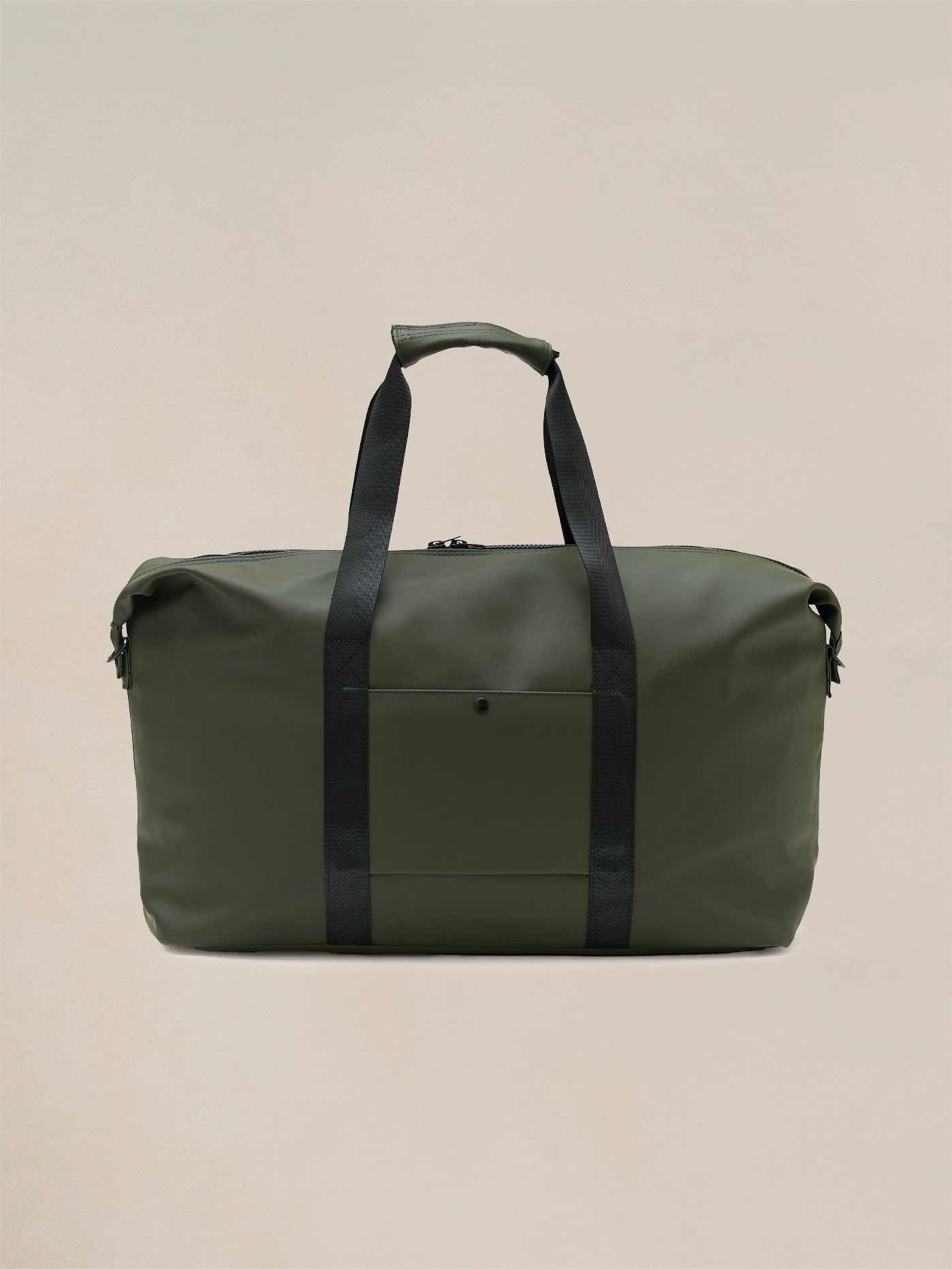 A minimalist weekend bag that delivers both style and function, with generous volume and premium details for every team getaway.