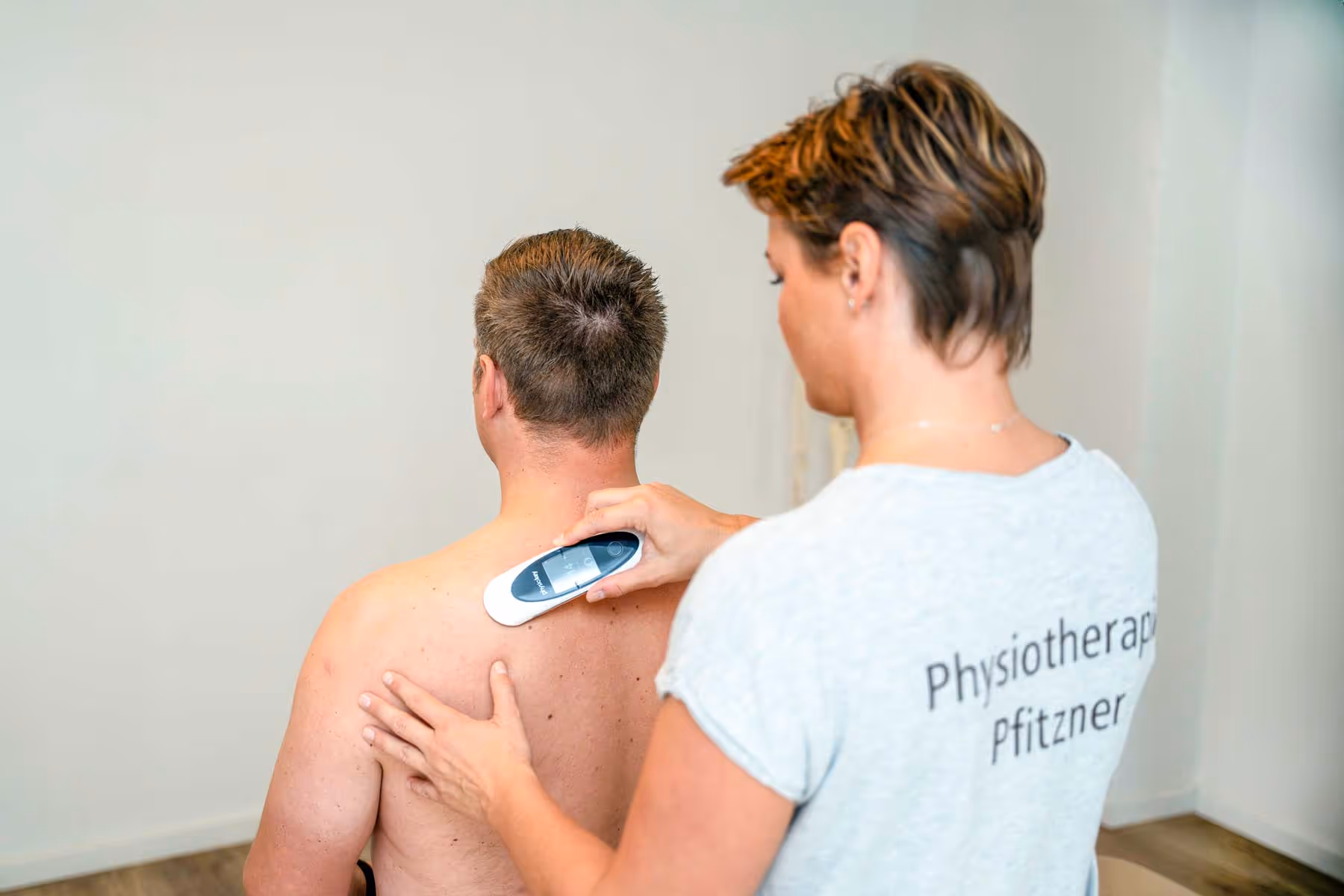 Physiokey-Therapie zur Schmerzreduktion im Schulter- und Nackenbereich bei Physiotherapie Pfitzner in Düsseldorf
