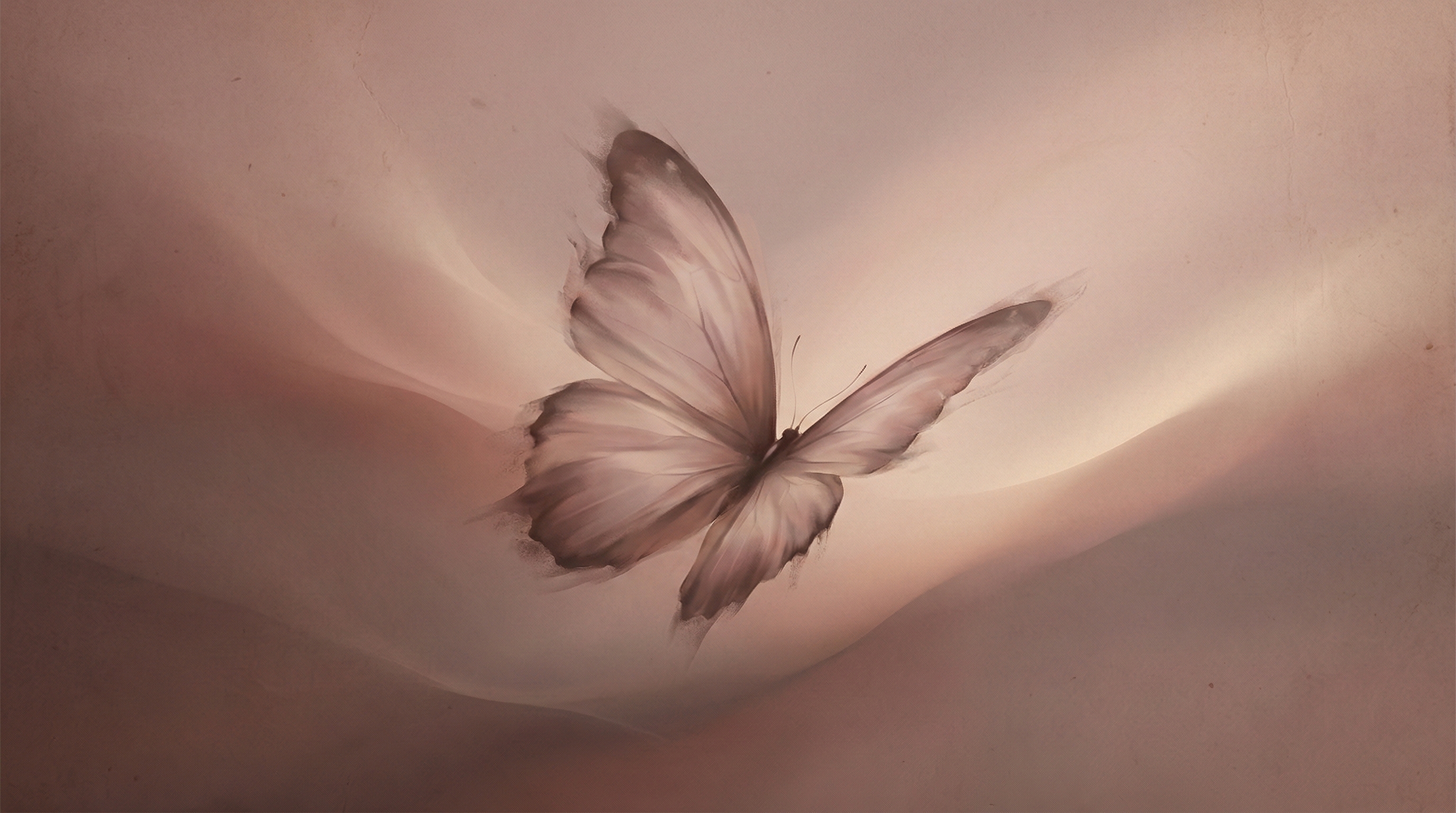 Junge Frau mit langen, welligen blonden Haaren vor rosafarbenem Hintergrund.