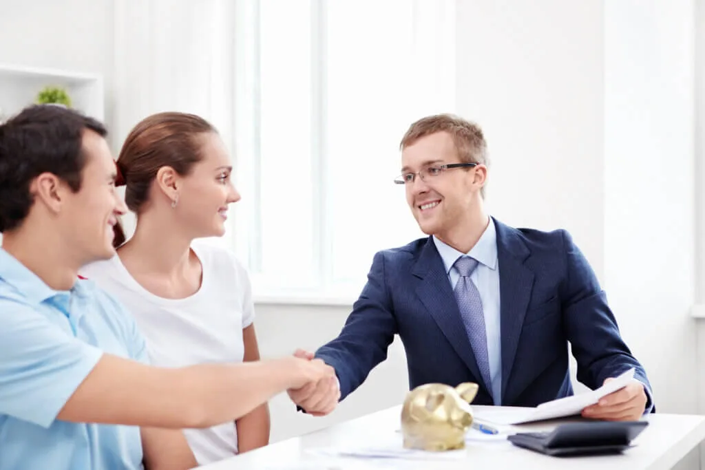 Lender offerng innovative lending solutions to a couple