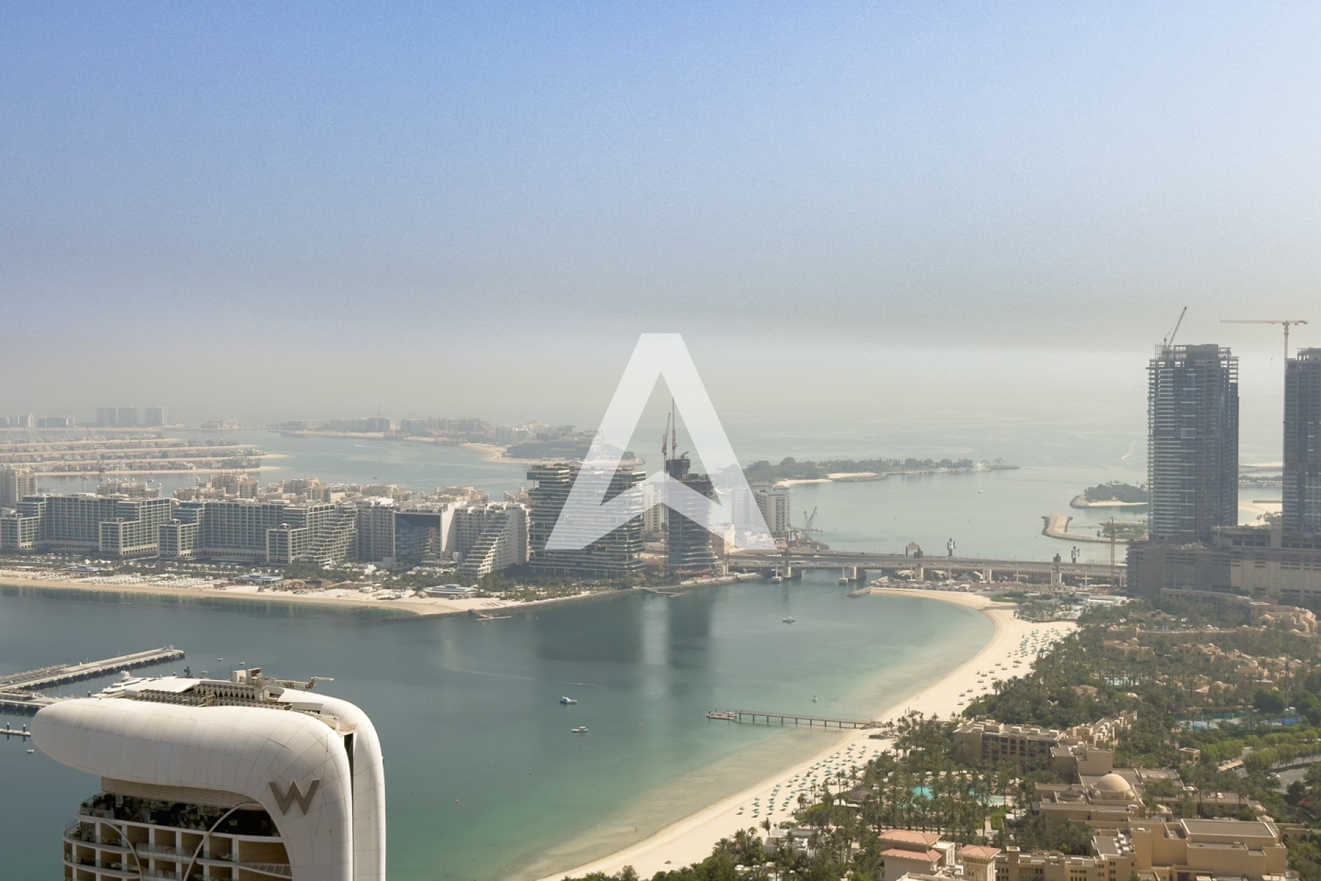 Displayed image from the thumbnail slider