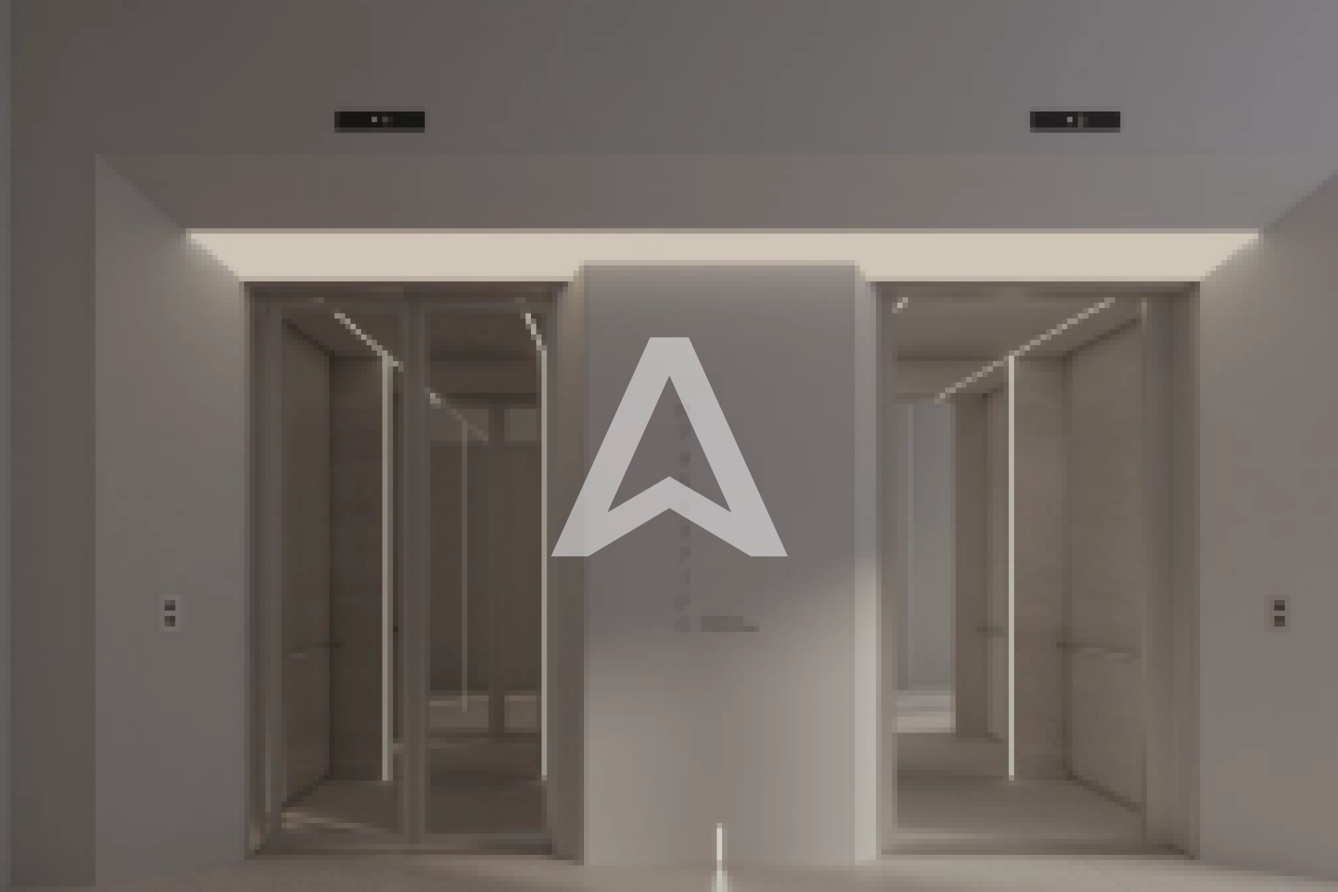 Displayed image from the thumbnail slider