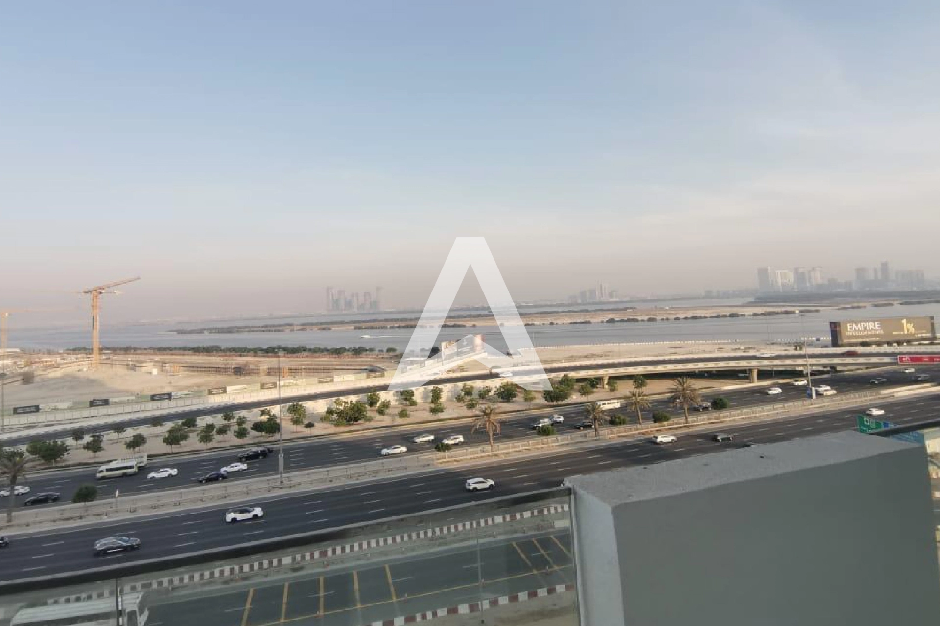 Displayed image from the thumbnail slider