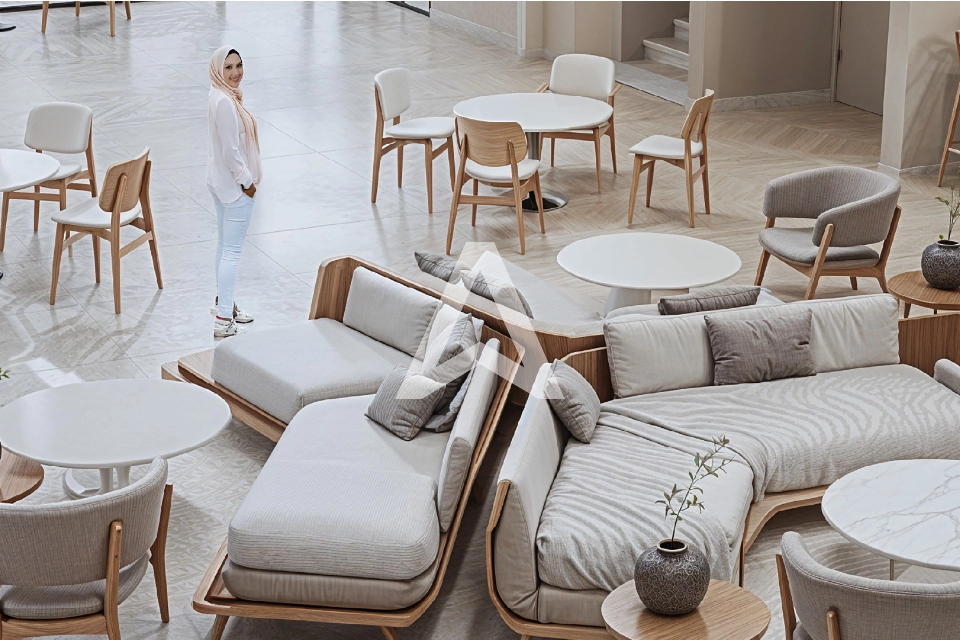 Displayed image from the thumbnail slider