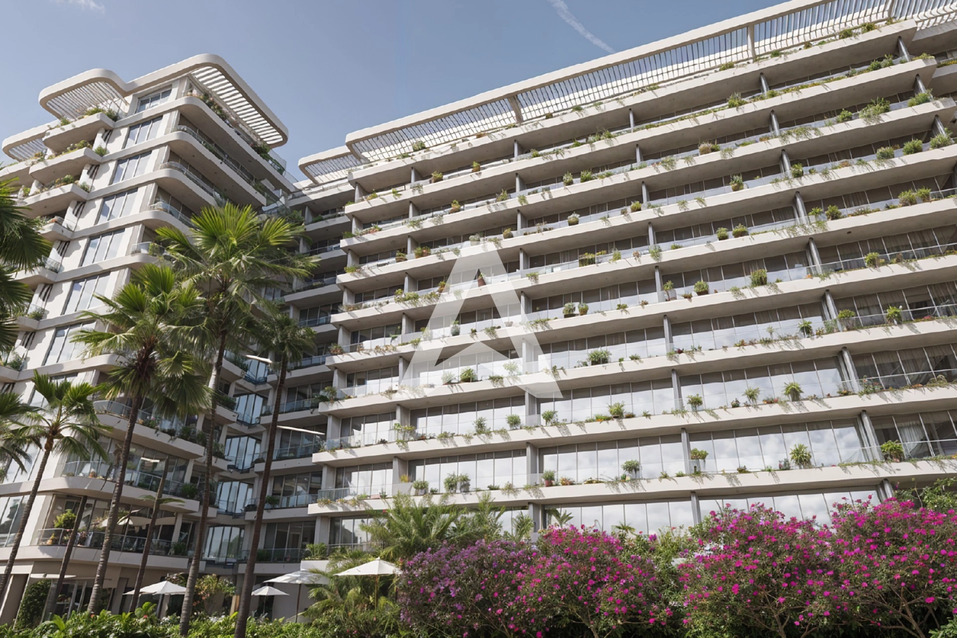 Displayed image from the thumbnail slider