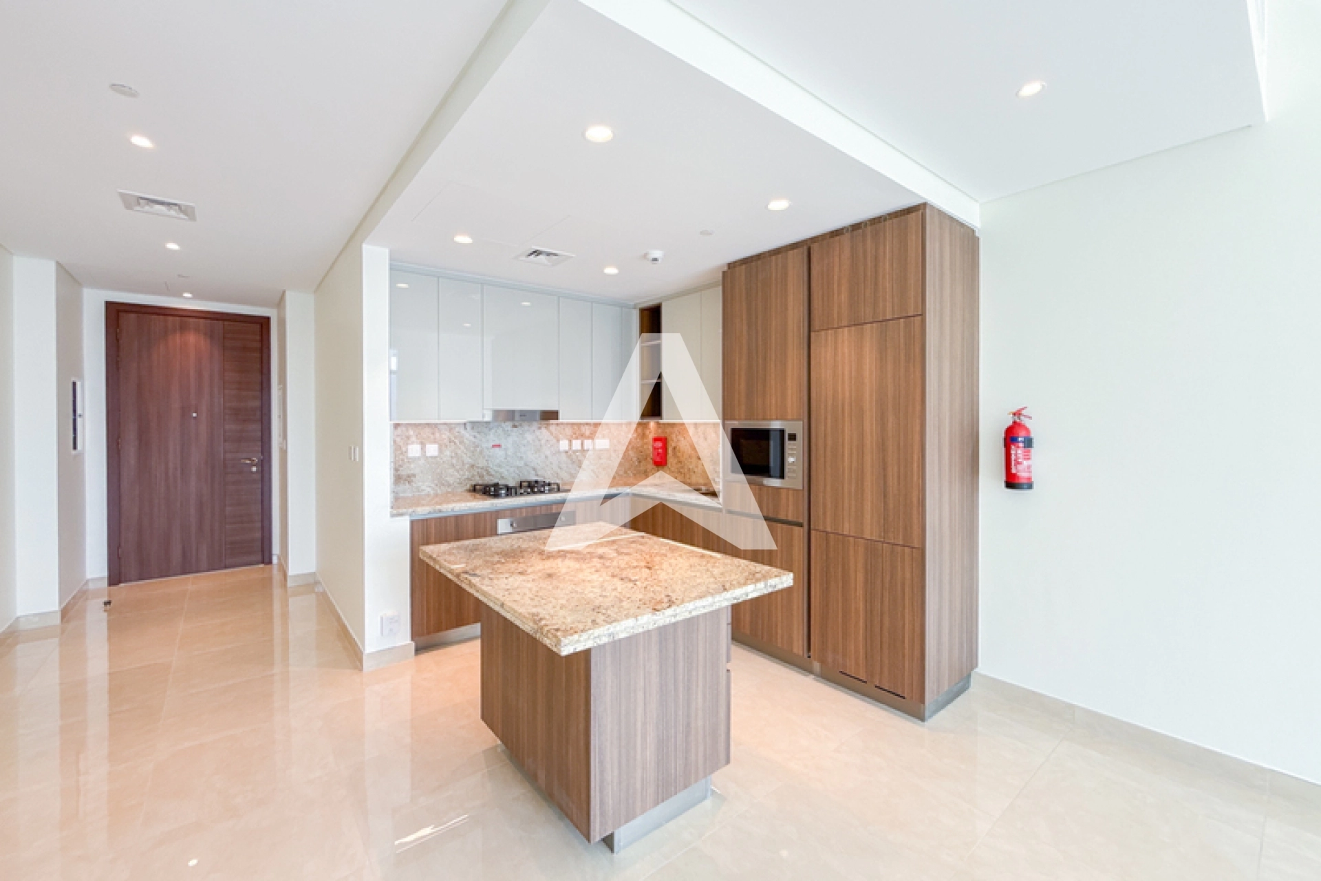 Displayed image from the thumbnail slider