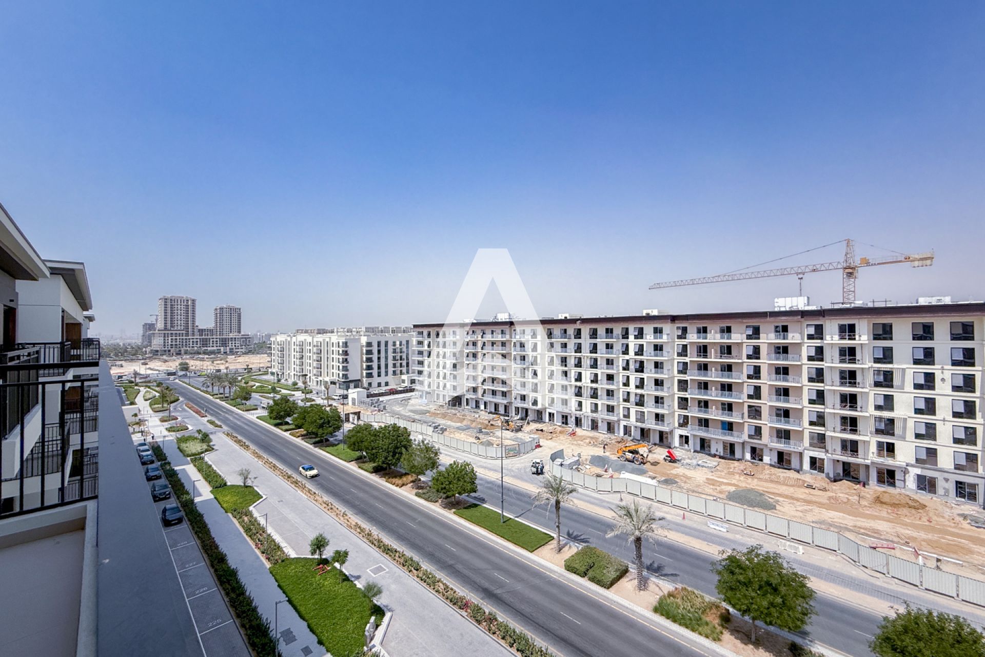 Displayed image from the thumbnail slider