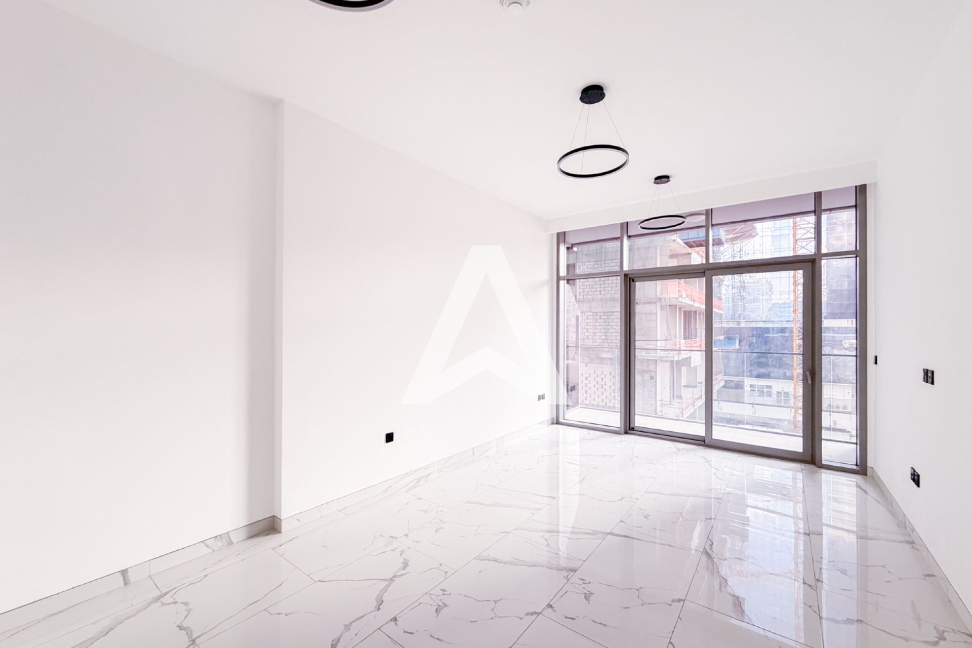 NEW BUILDING | LARGE | PRIME LOCATION | ITALIAN