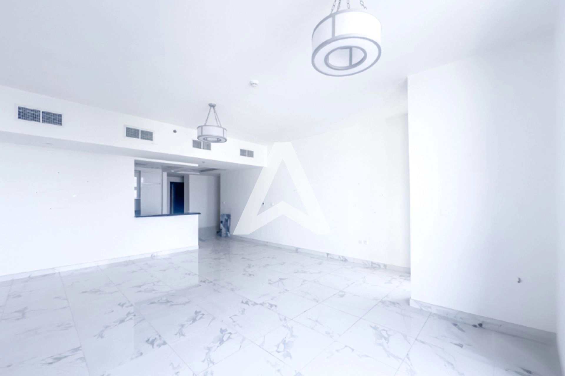 Displayed image from the thumbnail slider