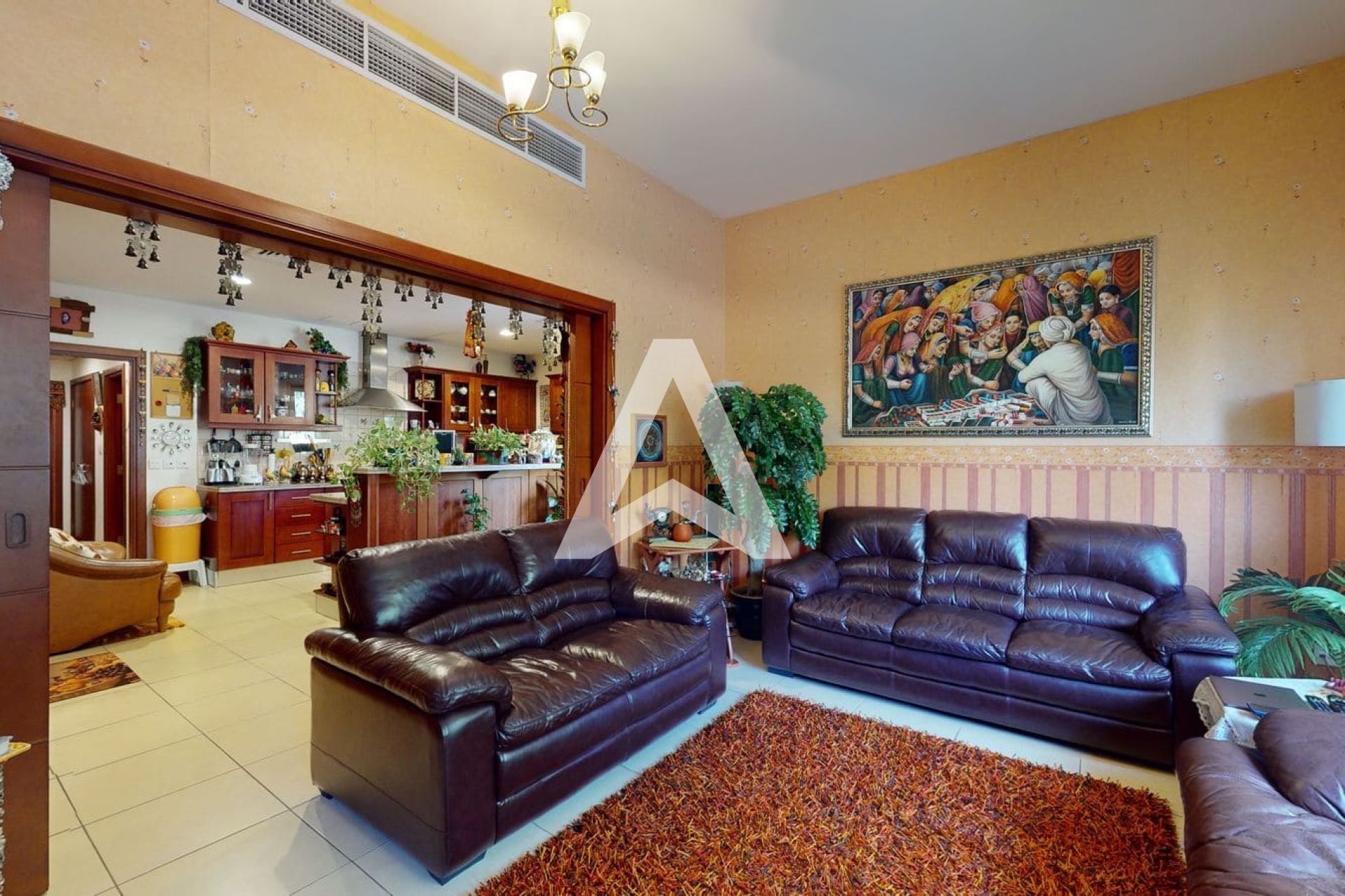 Displayed image from the thumbnail slider