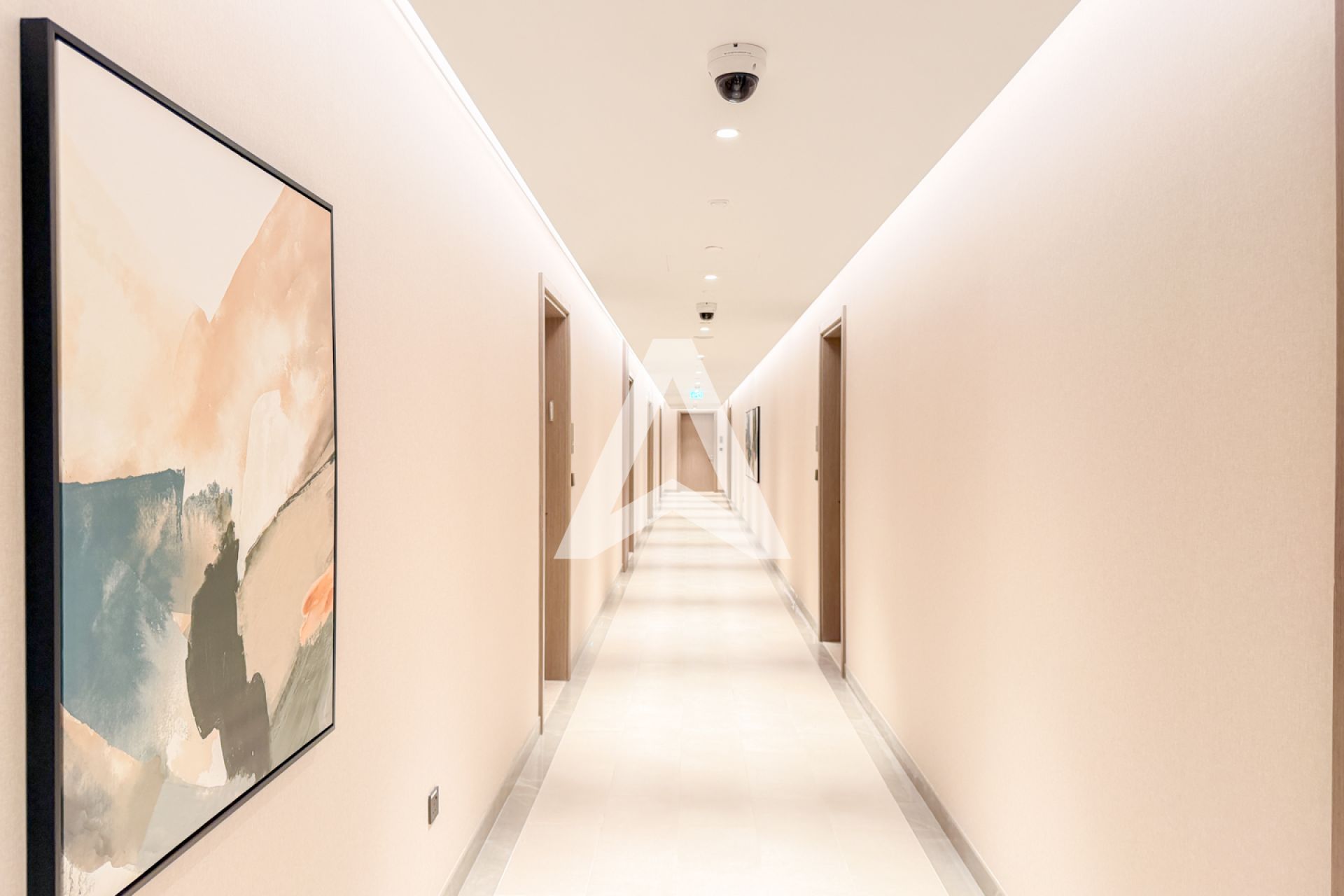 Displayed image from the thumbnail slider