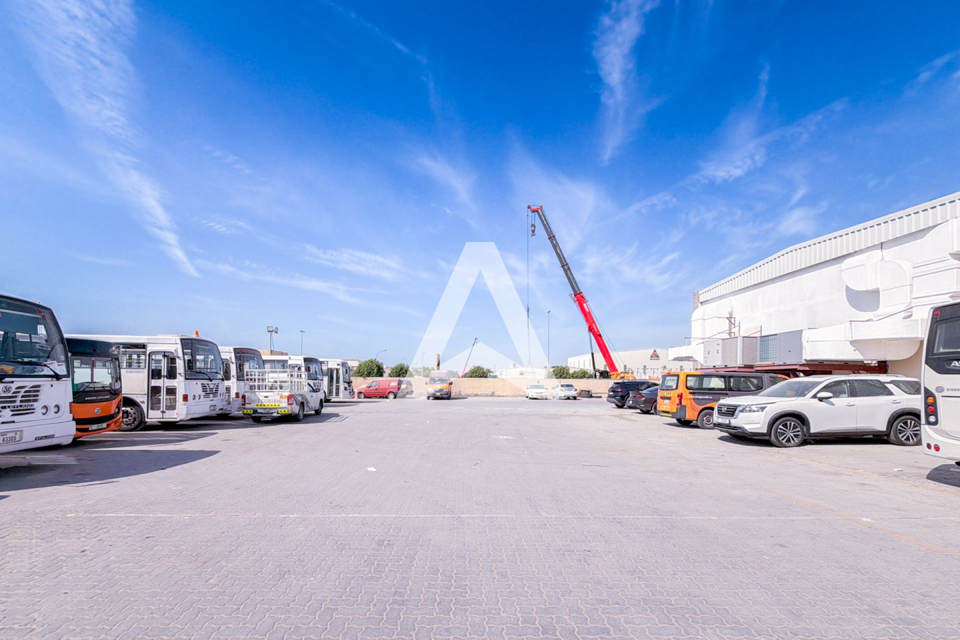 Displayed image from the thumbnail slider