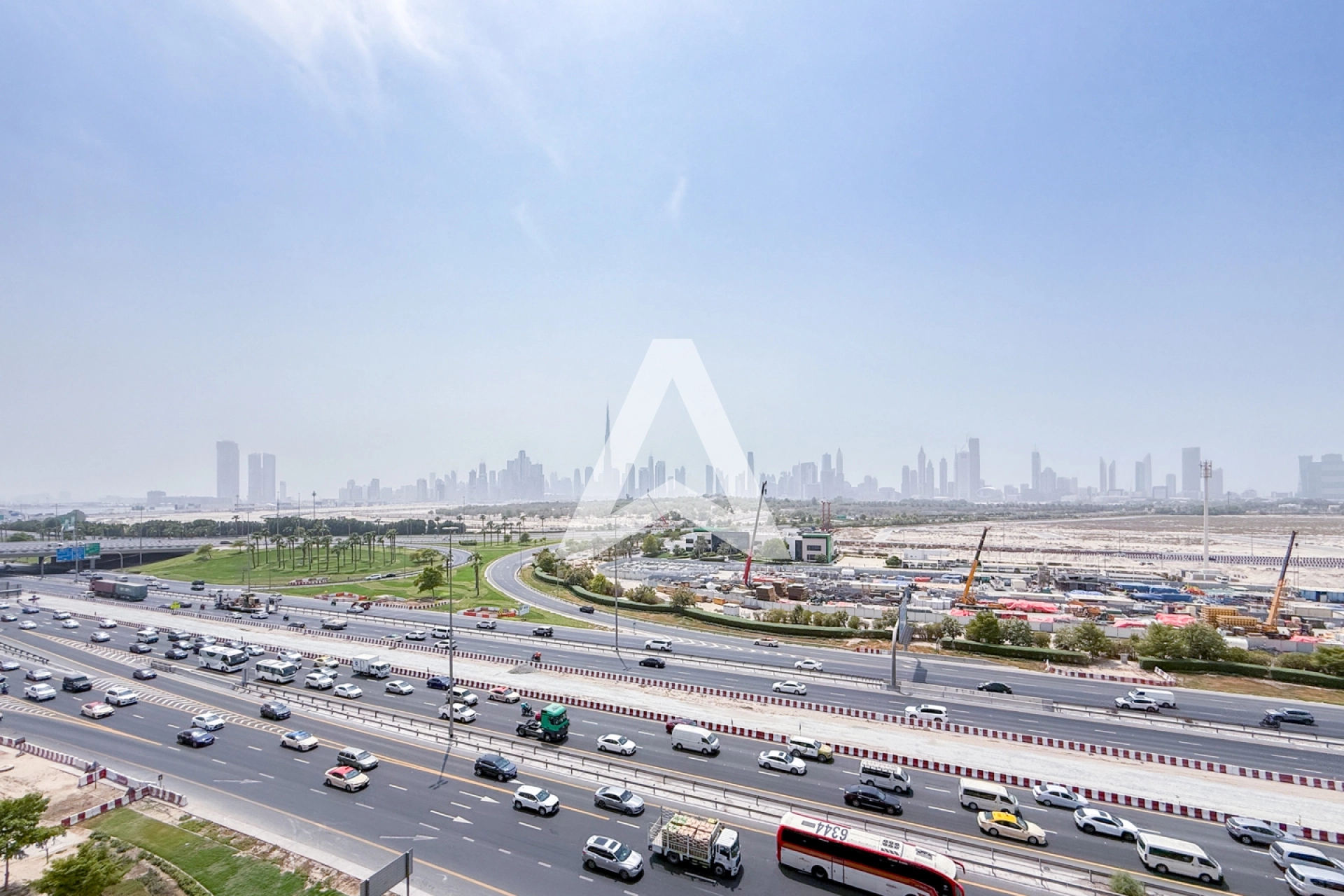 Displayed image from the thumbnail slider