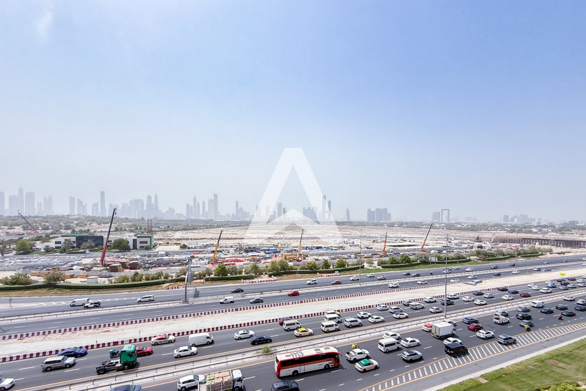 Displayed image from the thumbnail slider